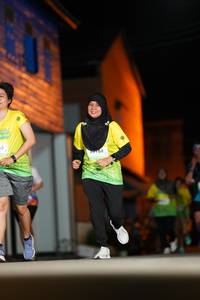 BIB: 36788
                            <button type="button" onclick="openModal(21743581)" class="btn btn-primary btn-sm float-right btn-popup" data-toggle="modal" data-target=".modal-high-quality">
                        <i class="fas fa-shopping-cart"></i> Add to Cart
                    </button>
                                            <button type="button" onclick="isThisMe(21743581, true)" class="btn btn-success btn-sm float-right btn-popup btn-isme hidden" data-toggle="tooltip" data-placement="bottom" title="นี่คือรูปของคุณใช่ไหม คลิกที่นี่เพื่อเอาเข้าอัลบั้ม">
                        <i class="fas fa-plus"></i> Add to album
                    </button>
                    <button type="button" onclick="isThisMe(21743581, false)" class="btn btn-warning btn-sm float-right btn-popup btn-isnotme hidden">
                        <i class="fas fa-ban"></i> Remove from album
                    </button>